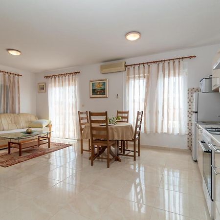 Apartman Dildo Apartment Trogir Exterior photo