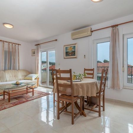 Apartman Dildo Apartment Trogir Exterior photo