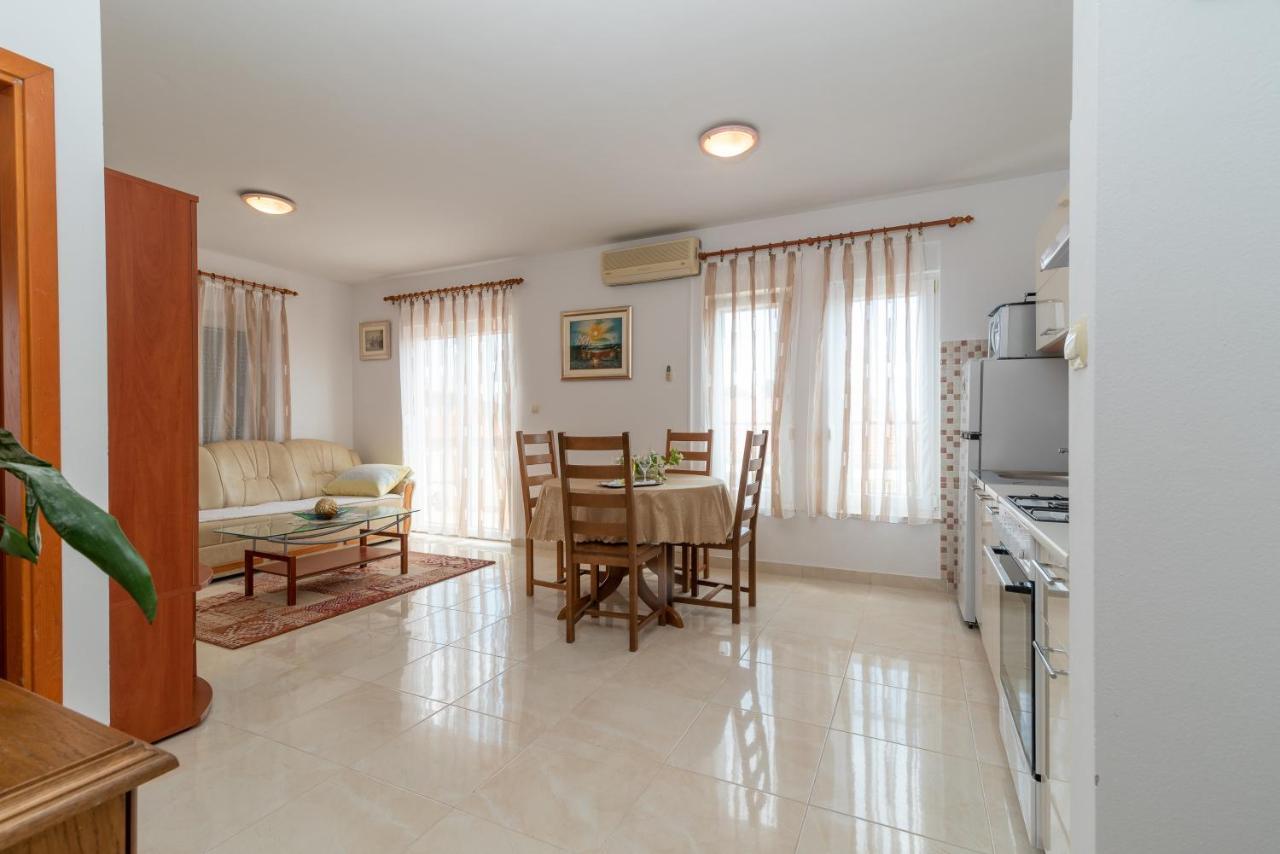 Apartman Dildo Apartment Trogir Exterior photo