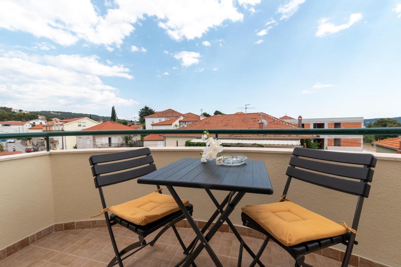 Apartman Dildo Apartment Trogir Exterior photo