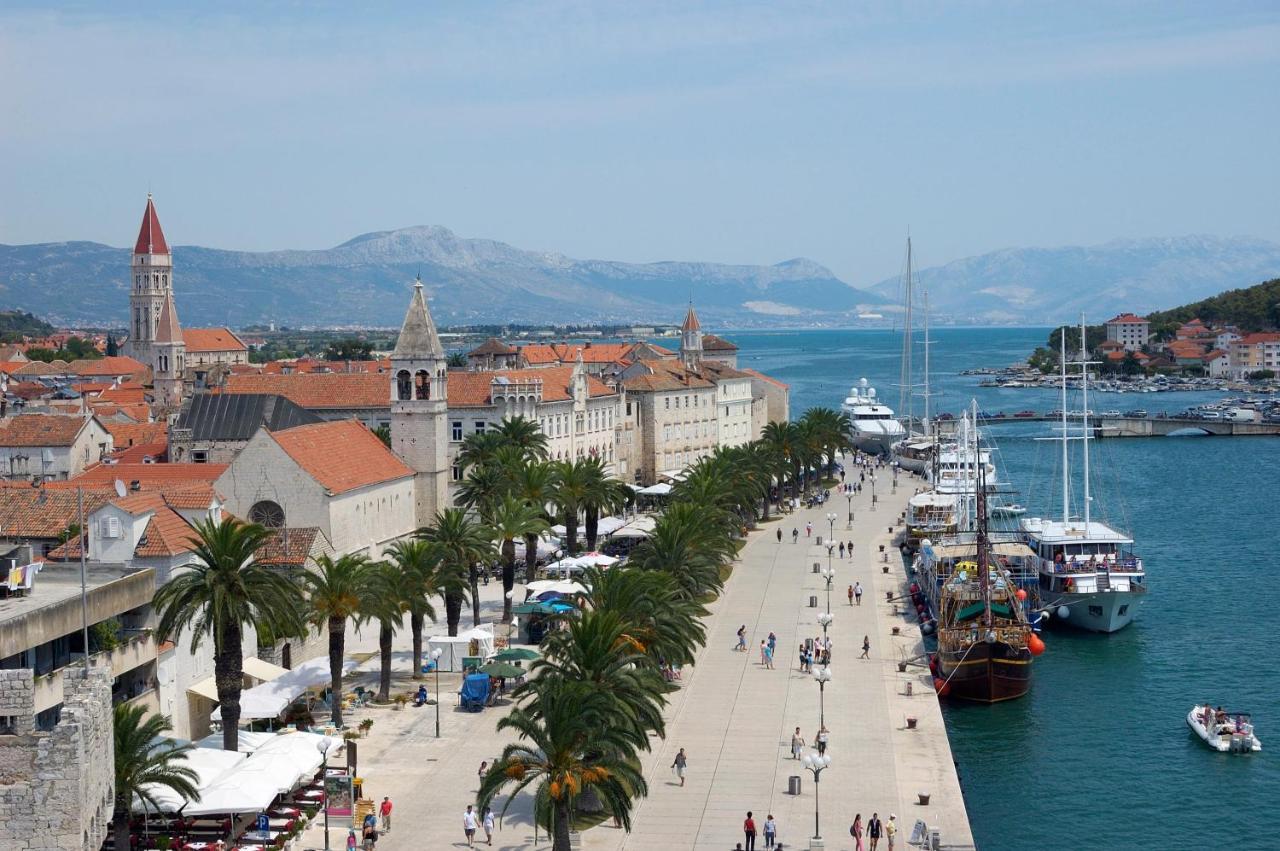 Apartman Dildo Apartment Trogir Exterior photo