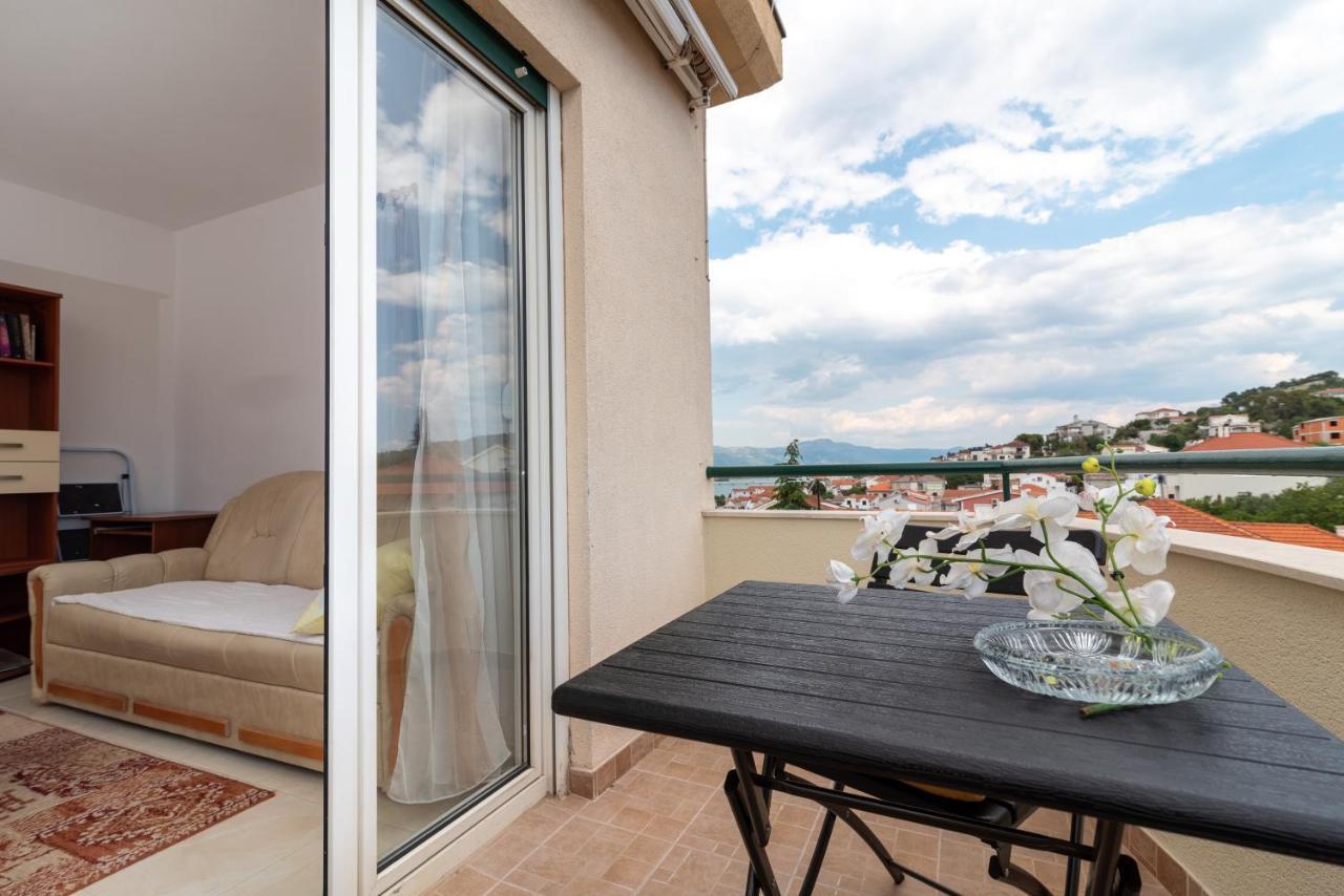 Apartman Dildo Apartment Trogir Exterior photo